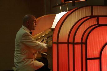 Richard Cole at the Wurlitzer